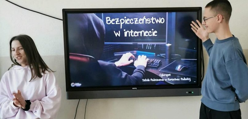 Projekt "Cyberspot" w SP w Komarówce