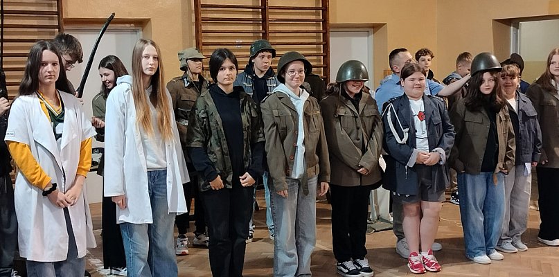 Pokaz historyczny w SP w Komarówce Podlaskiej - 246216