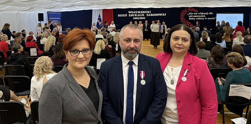 Nauczyciele z I LO odznaczeni - 246351