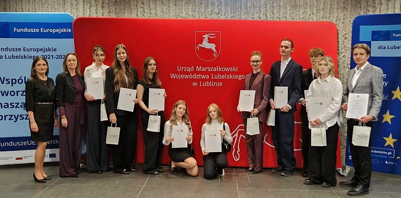 Stypendyści marszałka województwa z I LO