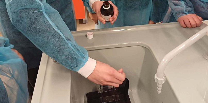 Uczniowie I LO na warsztatach biologicznych