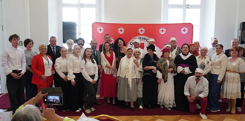 Bal PCK "Czerwona Nić Pomocy"