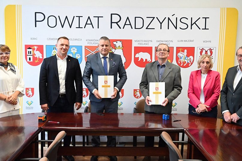 Podpisanie umowy w/s cyfryzacji geodezji