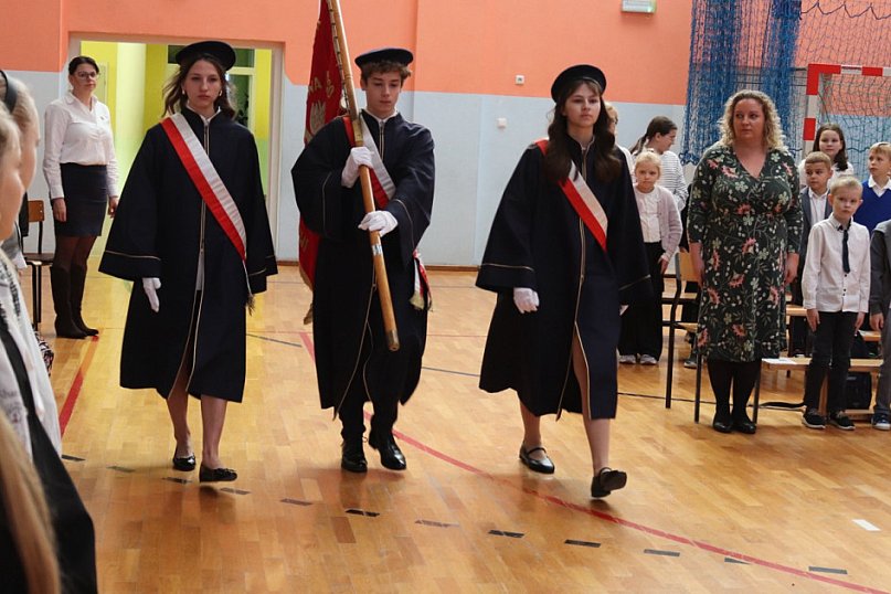 Obchody Święta Niepodległości w SP w Komarówce