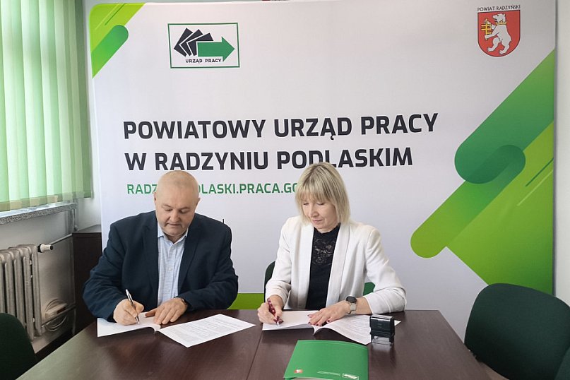 Podpisanie umowy między PUP a SP nr 2