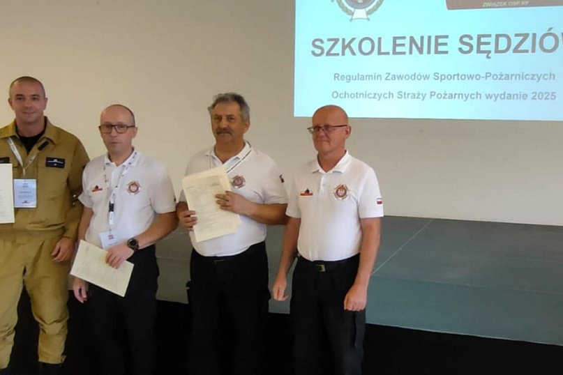 Strażak z OSP w Komarówce na szkoleniu