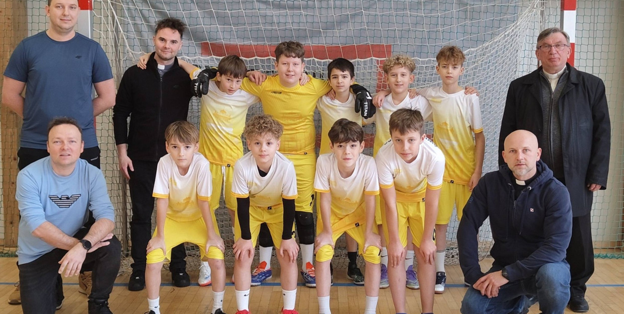 Awans radzyńskich ministrantów do finału turnieju piłkarskiego