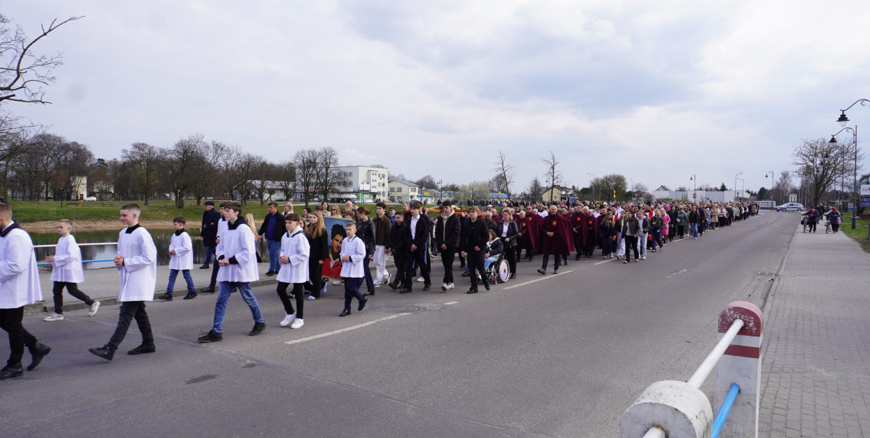 Radzyńska Droga Krzyżowa ulicami miasta