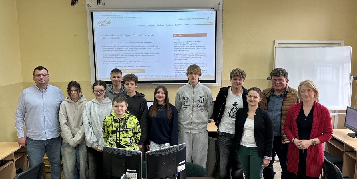 Awans uczniów SP w Komarówce w konkursie "Trzymaj Formę"