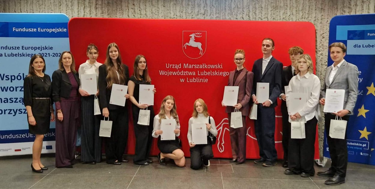 Stypendyści marszałka województwa z I LO